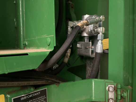 2017 John Deere 569 Baler/Round