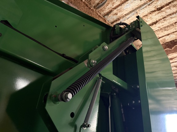 2017 John Deere 569 Baler/Round