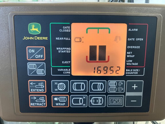 2017 John Deere 569 Baler/Round