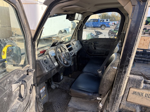 2023 John Deere XUV 835M ATV