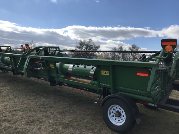2017 John Deere 615P Header Combine