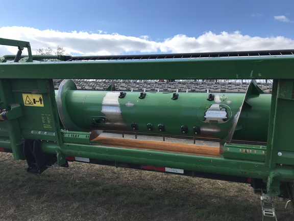 2017 John Deere 615P Header Combine