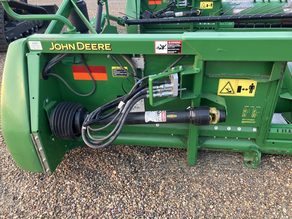 2017 John Deere 615P Header Combine