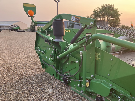 2017 John Deere 615P Header Combine