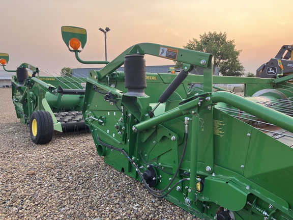 2017 John Deere 615P Header Combine