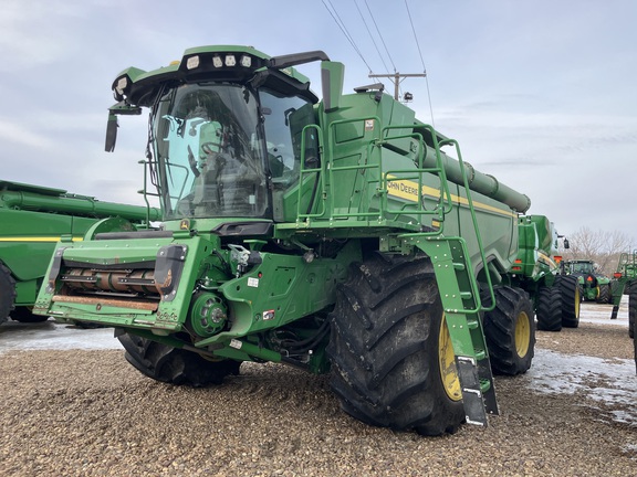 2025 John Deere X9 1000 Combine