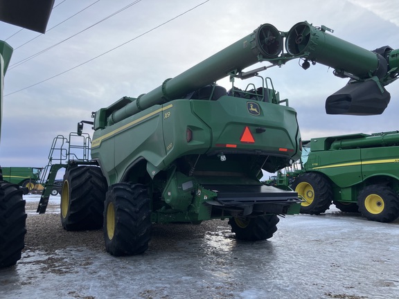 2025 John Deere X9 1000 Combine