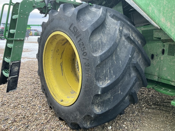 2025 John Deere X9 1000 Combine