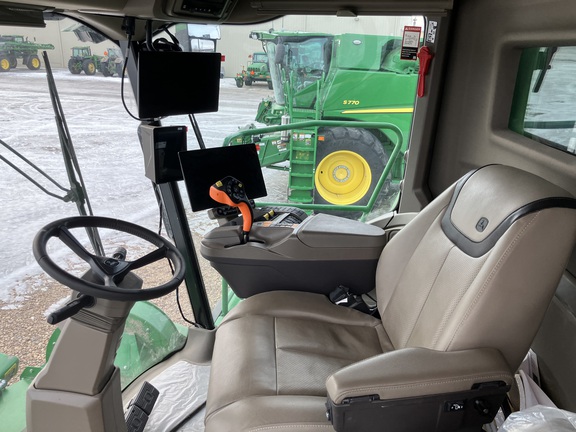2025 John Deere X9 1000 Combine