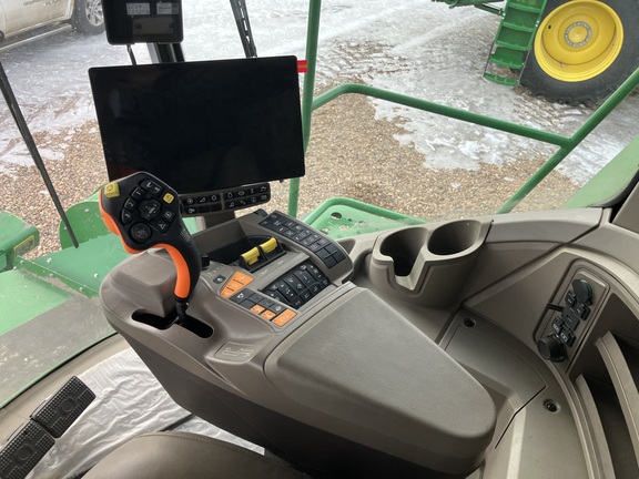 2025 John Deere X9 1000 Combine