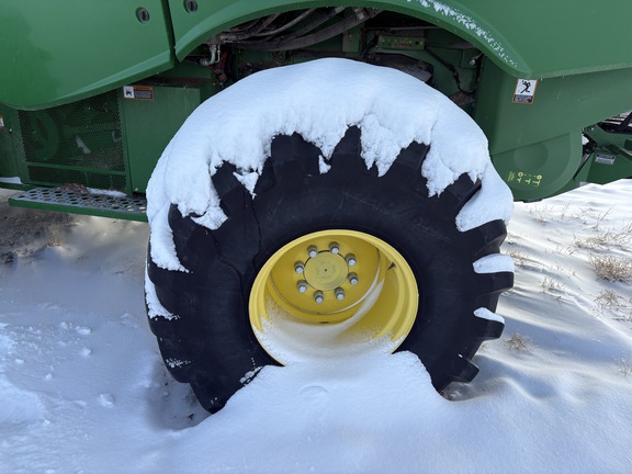 2015 John Deere S680 Combine