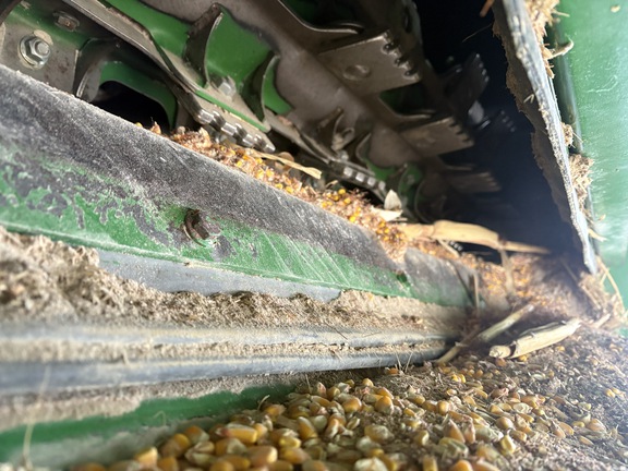 2015 John Deere S680 Combine