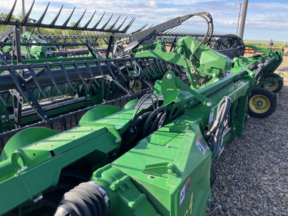 2025 John Deere HDR 45 Header Combine