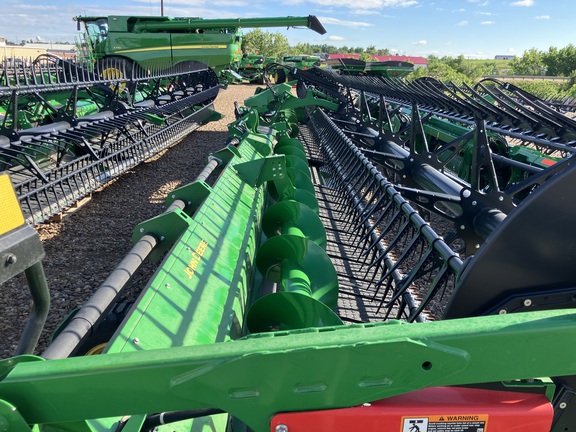 2025 John Deere HDR 45 Header Combine