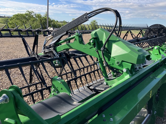 2025 John Deere HDR 45 Header Combine