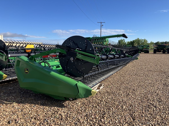 2025 John Deere HDR 45 Header Combine