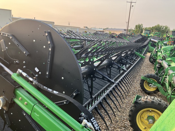 2025 John Deere HDR 45 Header Combine