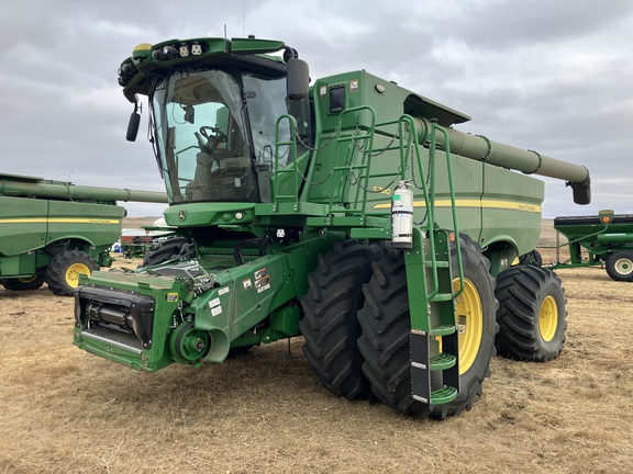2023 John Deere S780 Combine