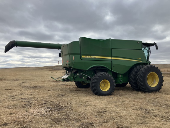 2023 John Deere S780 Combine