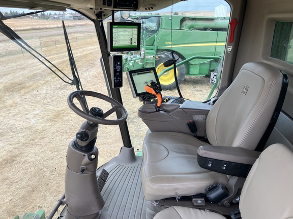 2023 John Deere S780 Combine