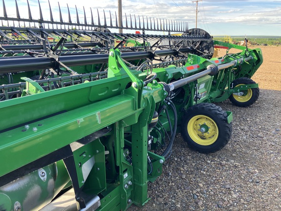 2025 John Deere HDR 45 Header Combine