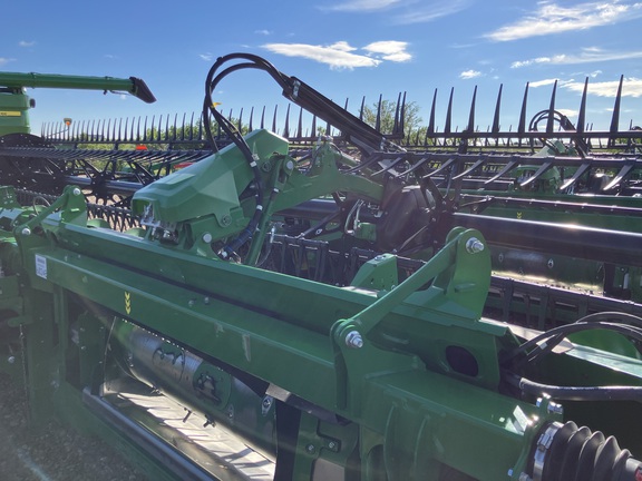 2025 John Deere HDR 45 Header Combine