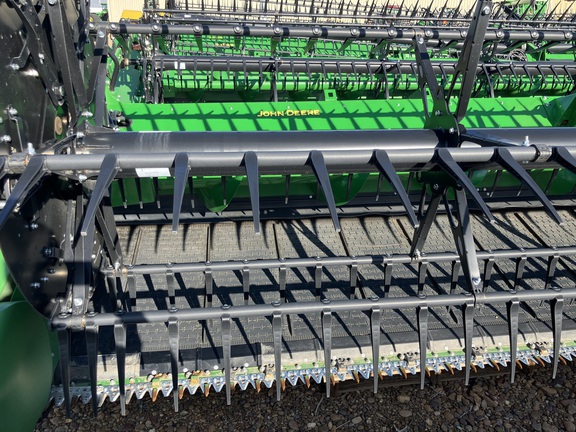 2025 John Deere HDR 45 Header Combine