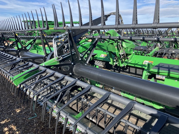 2025 John Deere HDR 45 Header Combine