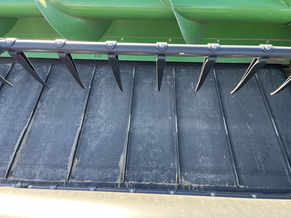 2020 John Deere 745FD Header Combine