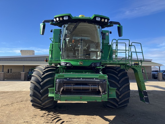 2025 John Deere S7 700 Combine