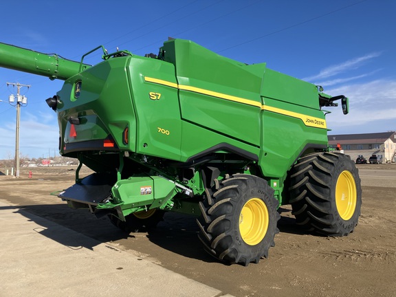 2025 John Deere S7 700 Combine