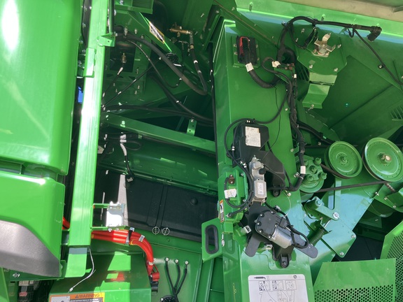 2025 John Deere S7 700 Combine