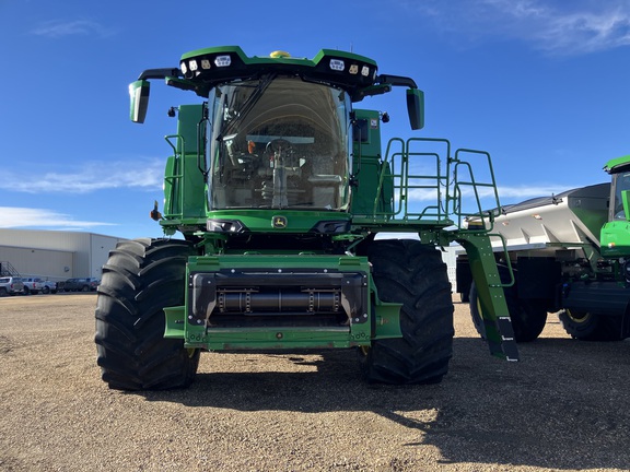 2025 John Deere S7 700 Combine