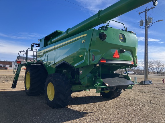 2025 John Deere S7 700 Combine