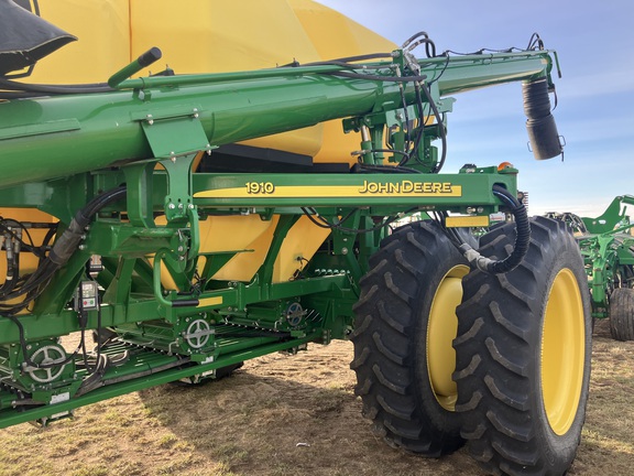 2019 John Deere 1830/1910 Air Seeder
