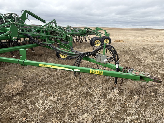 2008 John Deere 1830 Air Seeder