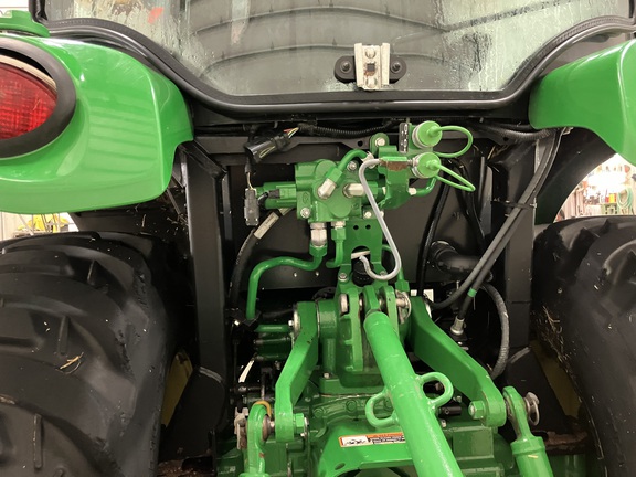 2022 John Deere 3039R Tractor Compact