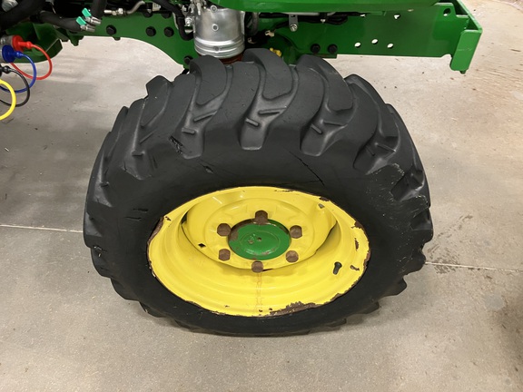 2022 John Deere 3039R Tractor Compact