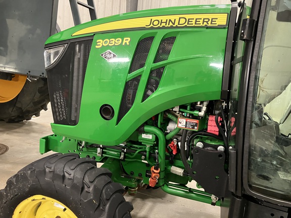 2022 John Deere 3039R Tractor Compact