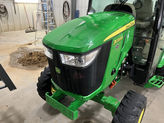 2022 John Deere 3039R Tractor Compact