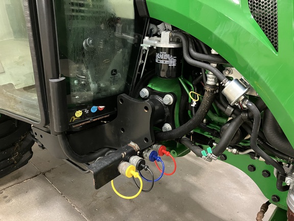 2022 John Deere 3039R Tractor Compact