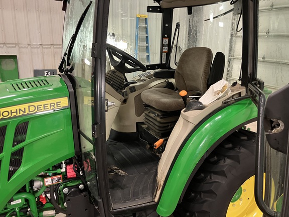 2022 John Deere 3039R Tractor Compact