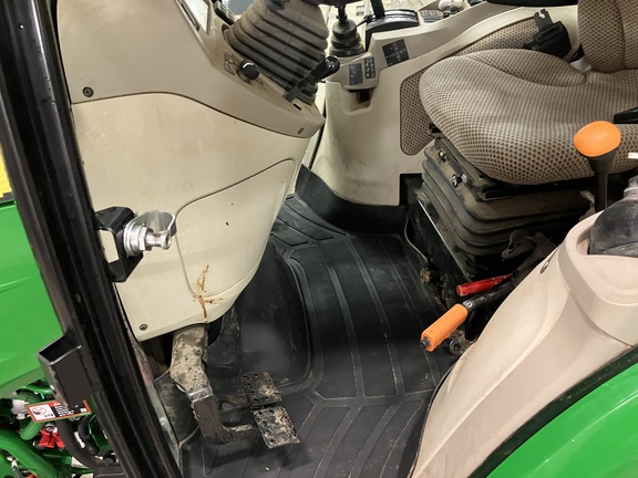 2022 John Deere 3039R Tractor Compact