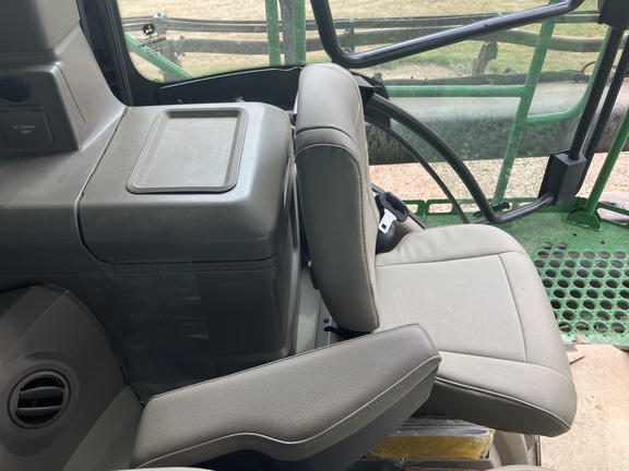 2024 John Deere 616R Sprayer/High Clearance