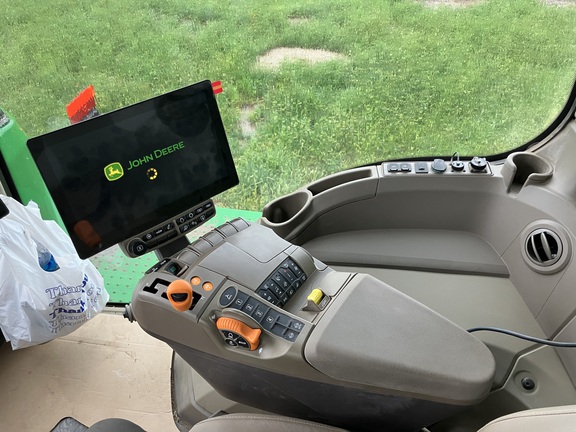 2025 John Deere 9RX 640 Tractor Rubber Track