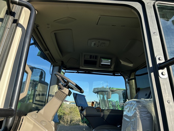 2025 John Deere 9RX 640 Tractor Rubber Track