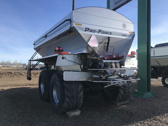 Unverferth 1850 PRO FORCE Fertilizer Spreader