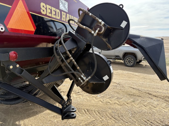 2012 Seed Hawk 6012 Air Seeder