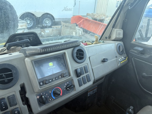 2023 John Deere XUV 835R ATV