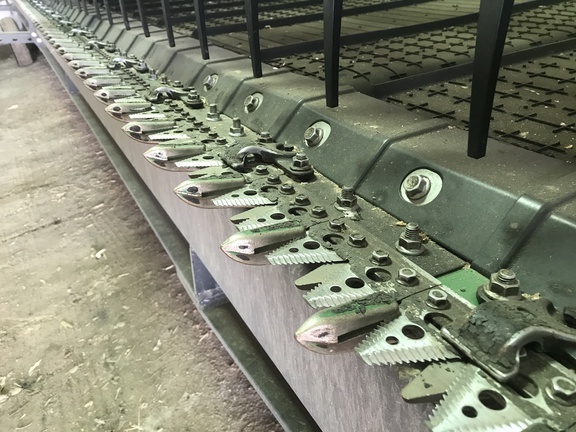 2024 John Deere RD40F Header Combine